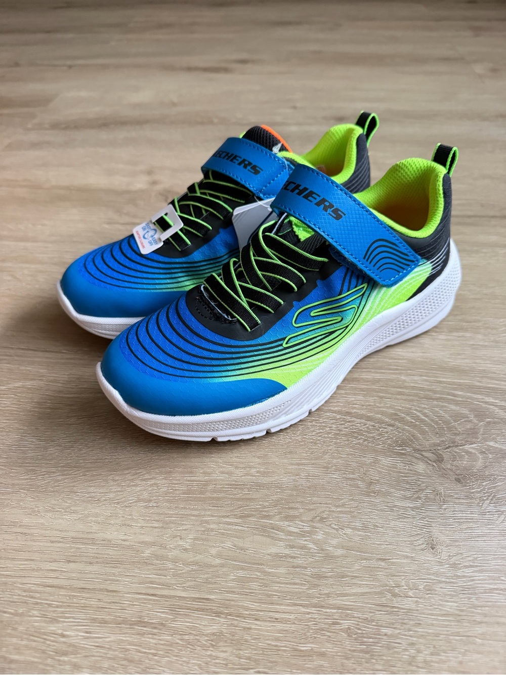 Skechers Boys Lightweight Easy On Adaptive Closure SZ 3 Sneakers Blue Green NWT